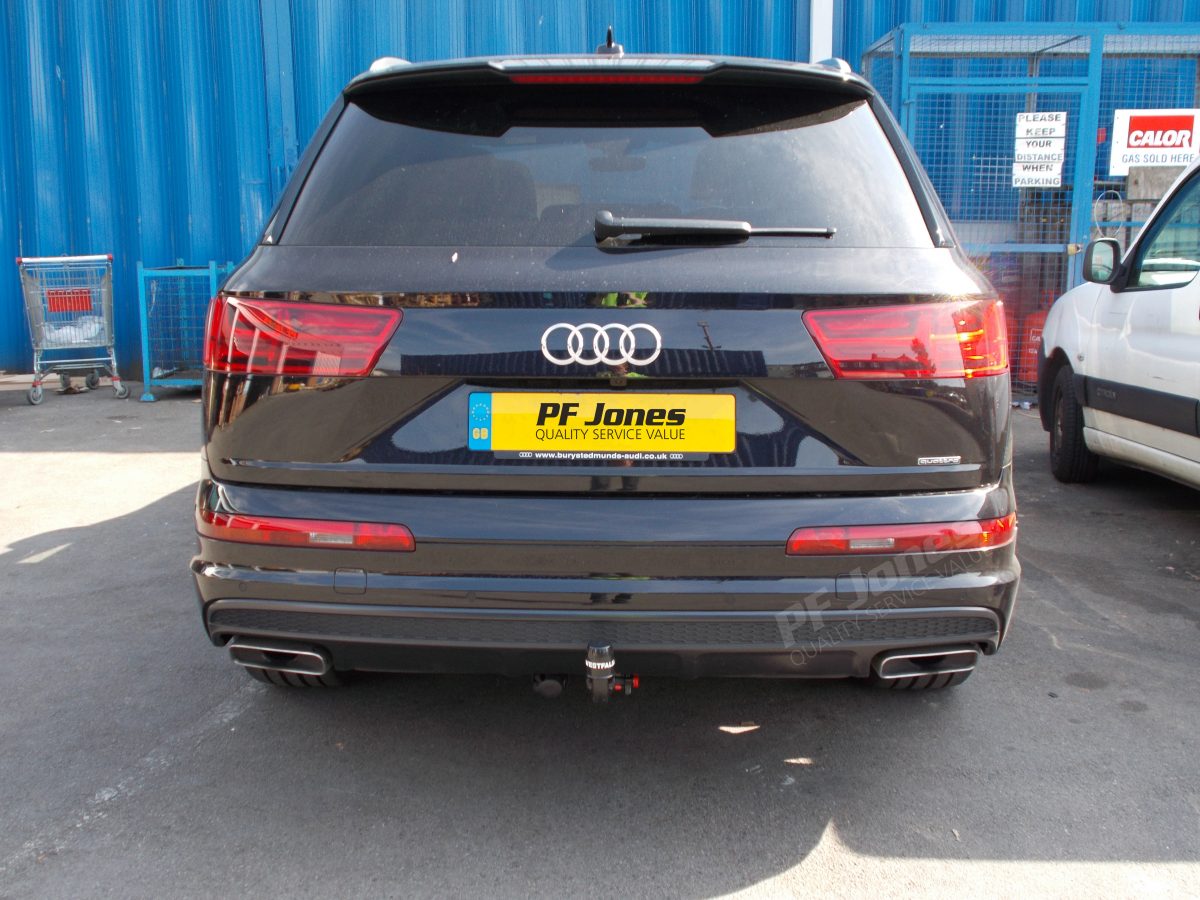 Audi Q7 Tow Bar Fitting 305437 | PF Jones