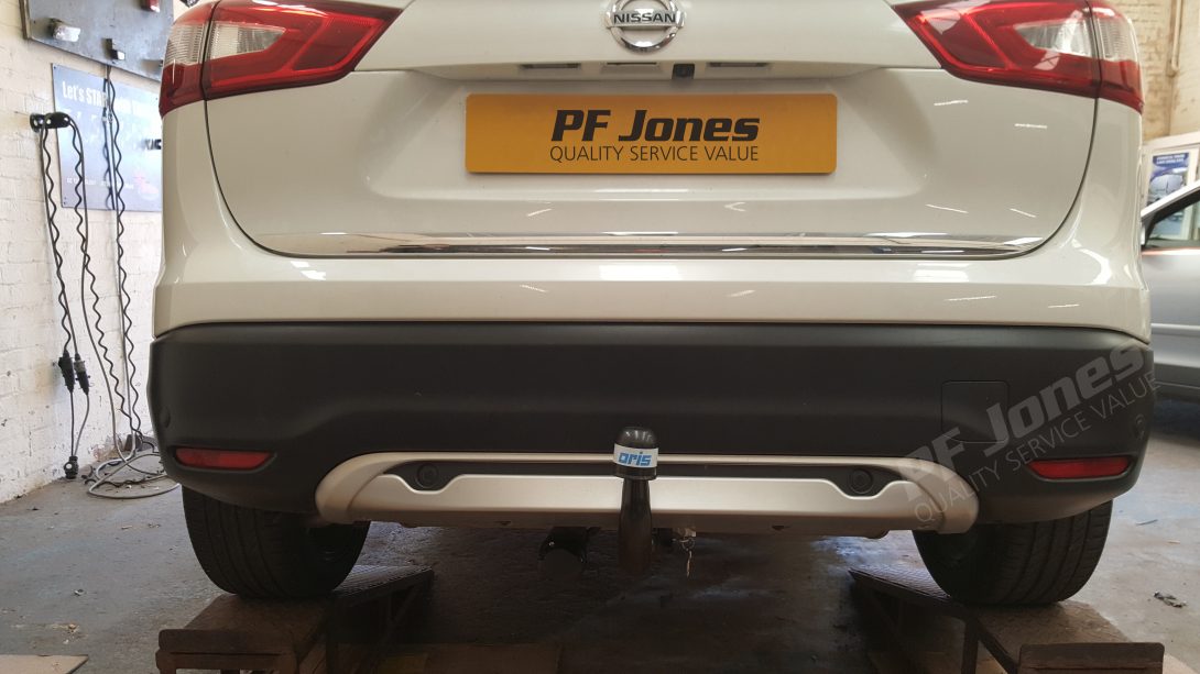 Qashqai on sale towbar fitting