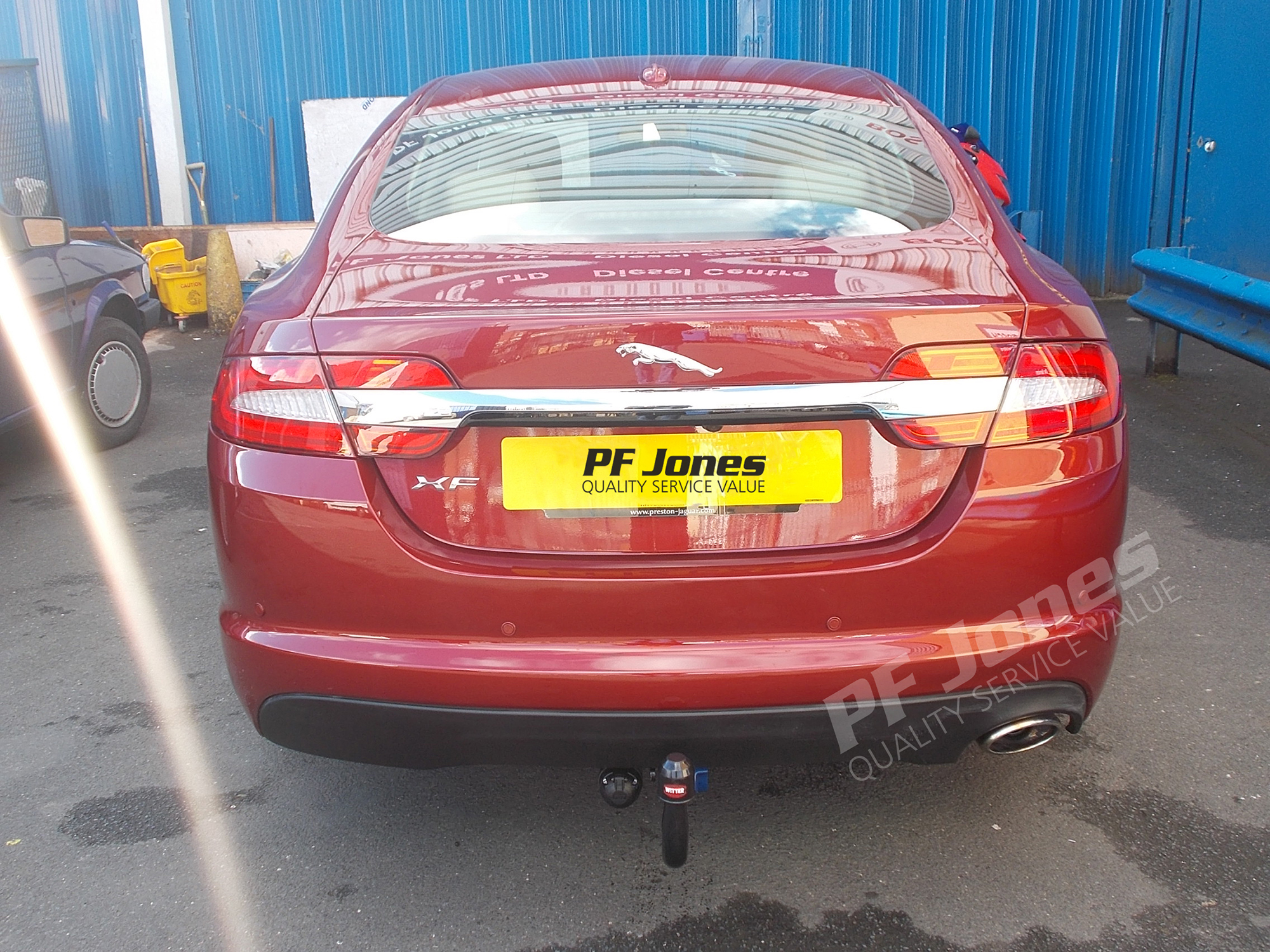 Jaguar xf towbar deals fitting