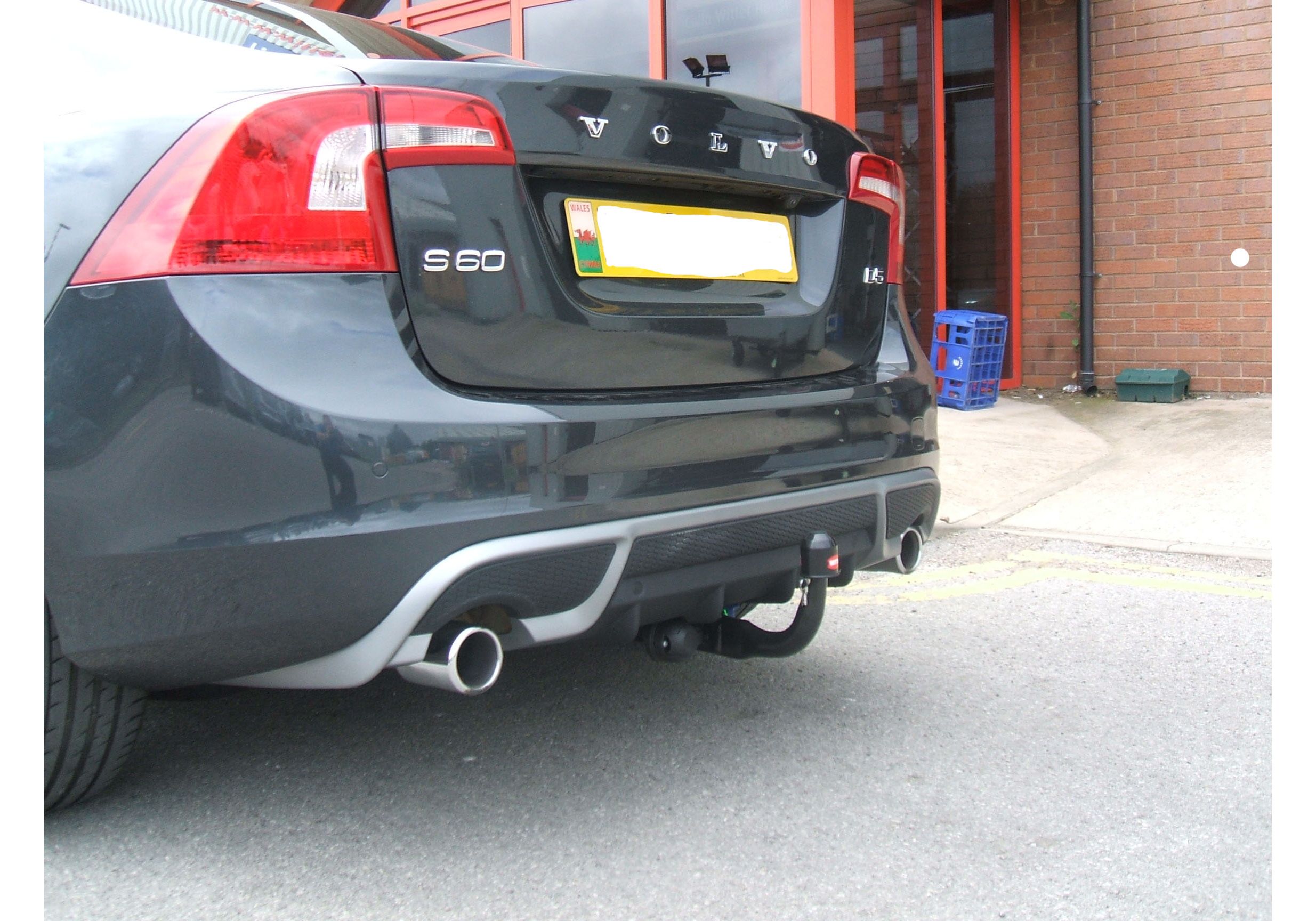 tow bar for volvo v60