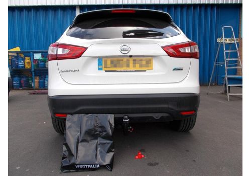 Nissan dualis on sale tow bar